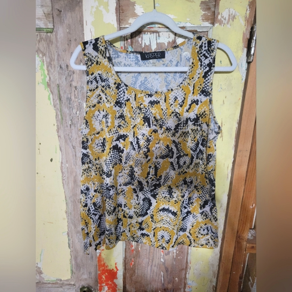 Sleeveless shell